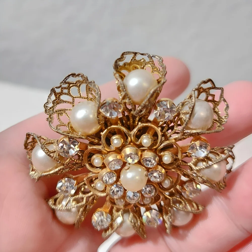 Vintage Barclay Fine Filigree Cone Petal Glass Rhinestone Faux Pearl Brooch Pin
